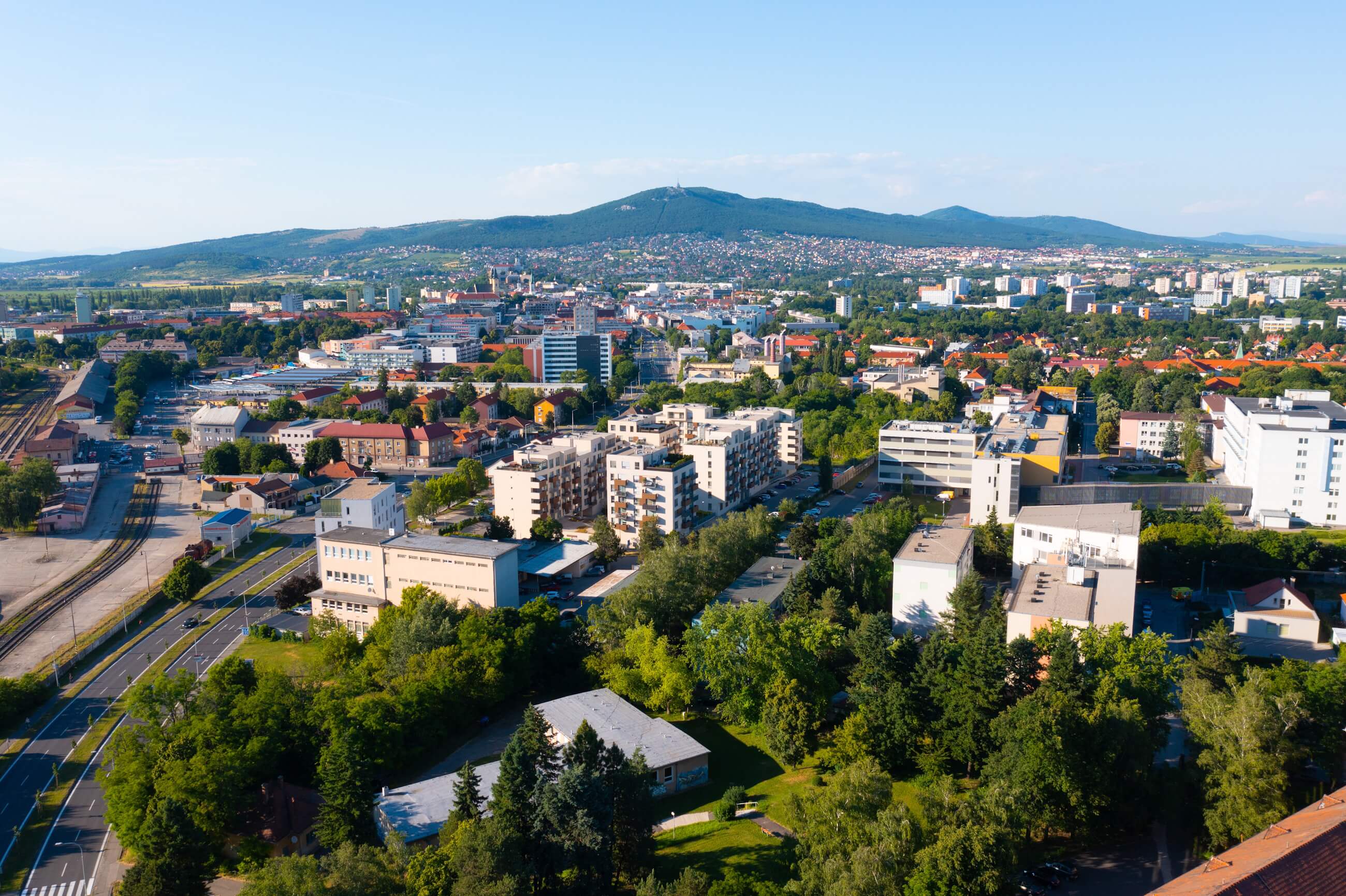 Ilustračná fotografia ulice v Nitre ku službám realitnej kancelárie Exkluziv